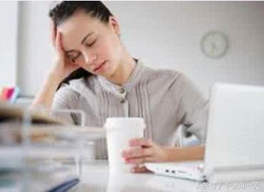 如何缓解秋天空调房里的干燥,夏天空调房太干燥怎么办妙招