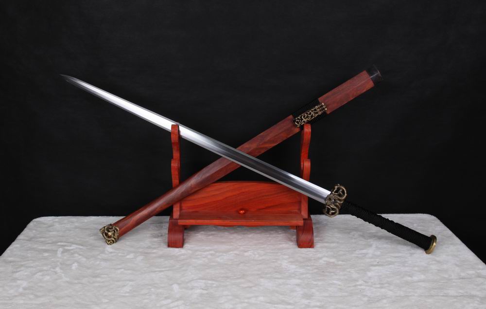 刀和剑经常并提，但为什么刀比剑要便宜得多？