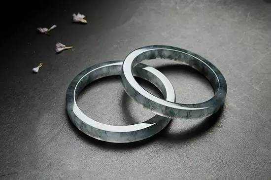 如何找到有缘的翡翠,翡翠一鹿有你适合什么人戴