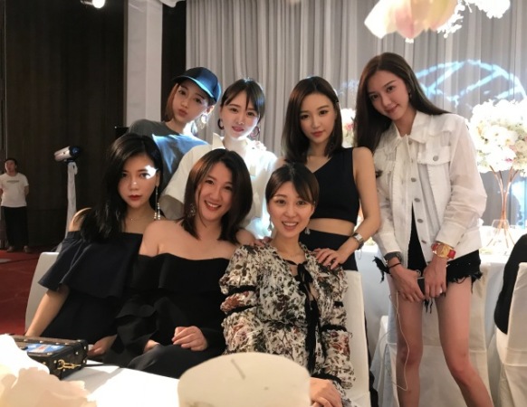 王思聪前女友雪梨个人简历,王思聪和网红美女