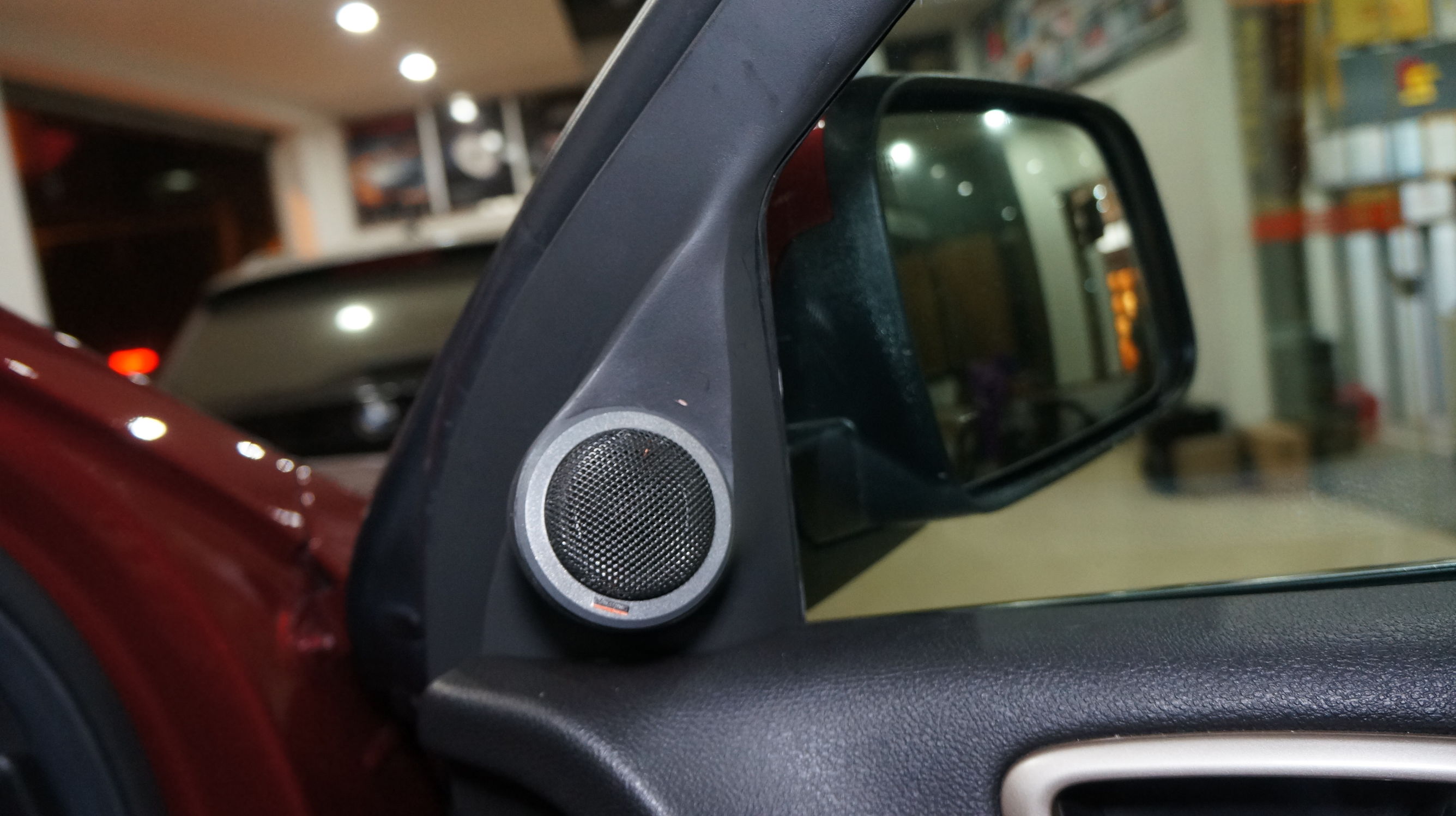 jeep改装汽车音响,吉普汽车音响改装效果图