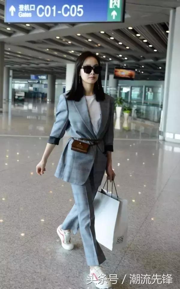 杨幂2021年春款小白鞋,杨幂一双最爱穿的国产鞋