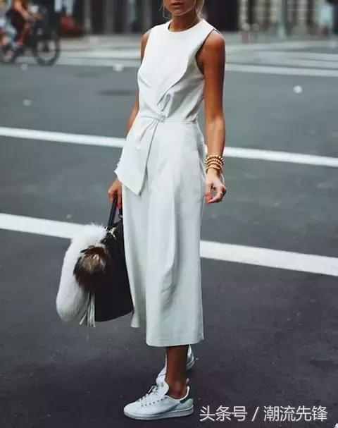 杨幂2021年春款小白鞋,杨幂一双最爱穿的国产鞋