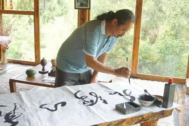 一对夫妻，在《阿凡达》的取景地，改造老宅，收获了完美的人生