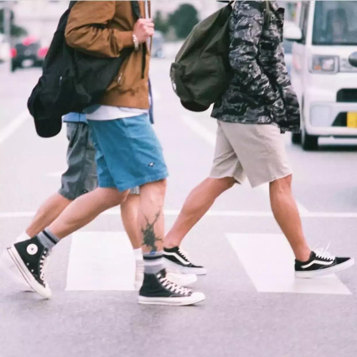 从来不敢穿短裤出门,男生出门不穿短裤