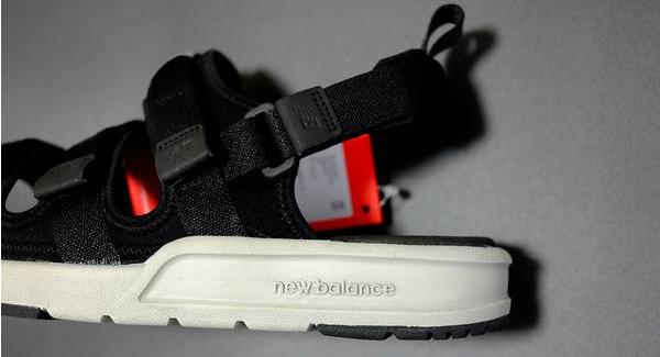 今年流行的凉鞋是哪一些,今年最火的4款凉鞋清爽又时髦