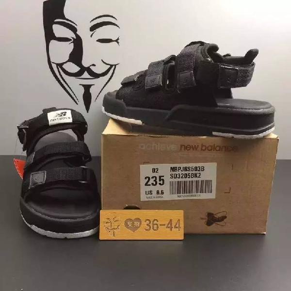 今年流行的凉鞋是哪一些,今年最火的4款凉鞋清爽又时髦