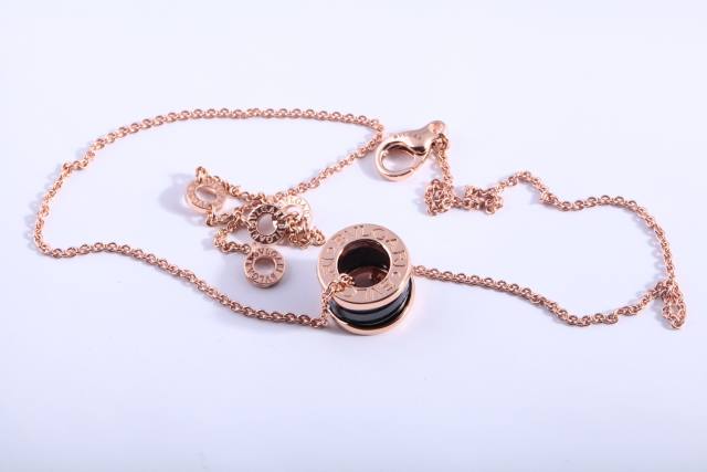 宝格丽玫瑰金项链会掉色吗,玫瑰金项链掉色了怎么修复