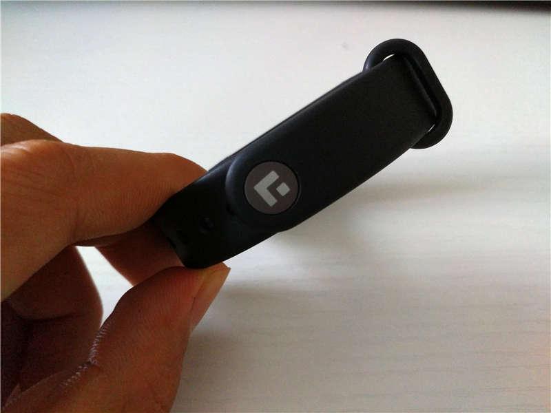 拉卡拉智能手环,跨界拉卡拉手环好用吗