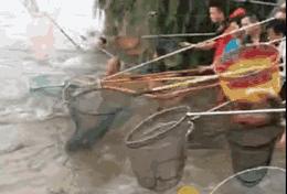 初春时节，西伯利亚寒气袭人，a国间谍史密夫执行任务时，失手被擒，其后被关在高原上的木屋内