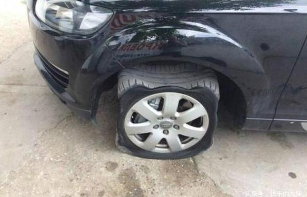 初春时节，西伯利亚寒气袭人，a国间谍史密夫执行任务时，失手被擒，其后被关在高原上的木屋内