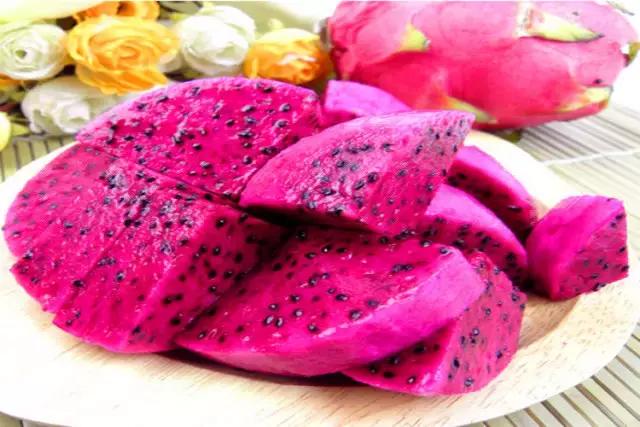 多吃红心火龙果对身体有哪些好处,多吃红心火龙果对身体有什么好处