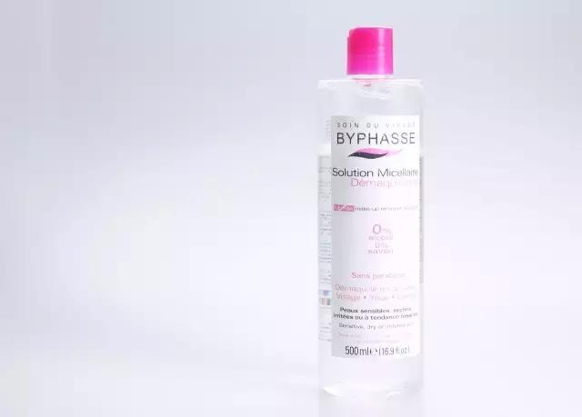 卸妆油卸妆膏卸妆水哪个不伤皮肤,卸妆油卸妆膏哪个用得慢