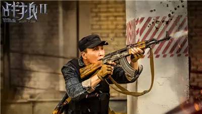 你选燃还是颜？热血硬汉与颜值盛宴的碰撞（这部剧可能从一开始就输了）