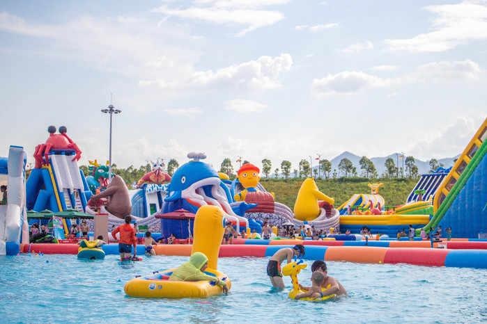 一个、两个非洲友人都晒中暑了，妈妈我要去巴伐利亚避暑