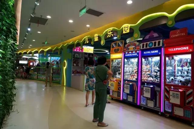 鑸屽皷涓婄殑鍗楅棬,鑸屽皷涓婄殑鍗楅棬缇庨鍥㈣喘