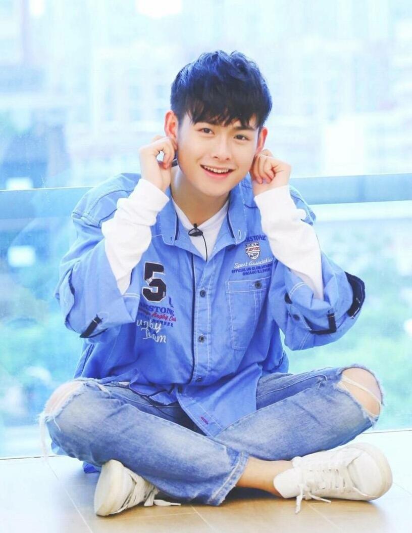 快男2013踢馆赛,快乐男声洪雨雷黄蓉生