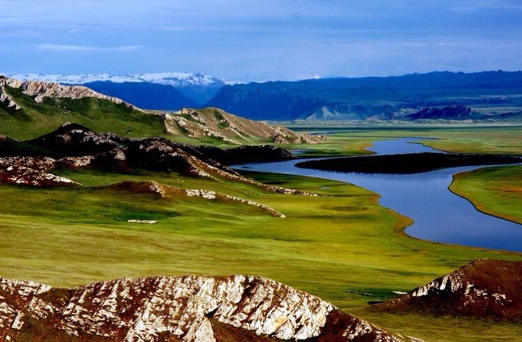 巴音布鲁克最高的山和最长的河,巴音布鲁克的神秘湖泊