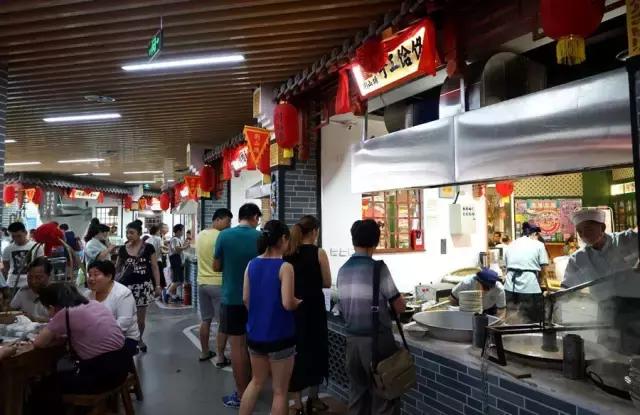 鑸屽皷涓婄殑鍗楅棬,鑸屽皷涓婄殑鍗楅棬缇庨鍥㈣喘