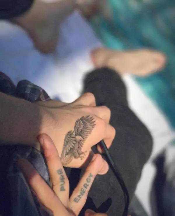 布鲁克林刺青,布鲁克林脚上的刺青