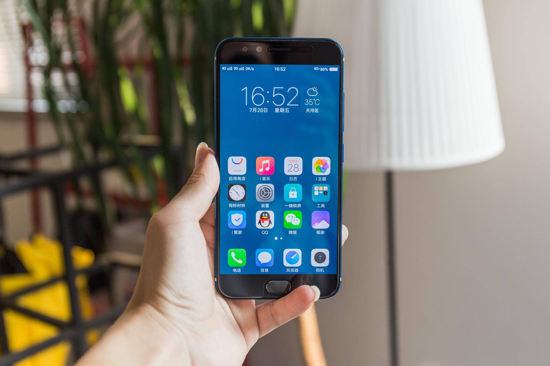 手机也分高，中，低！但能满足消费者的也许就只有vivo了