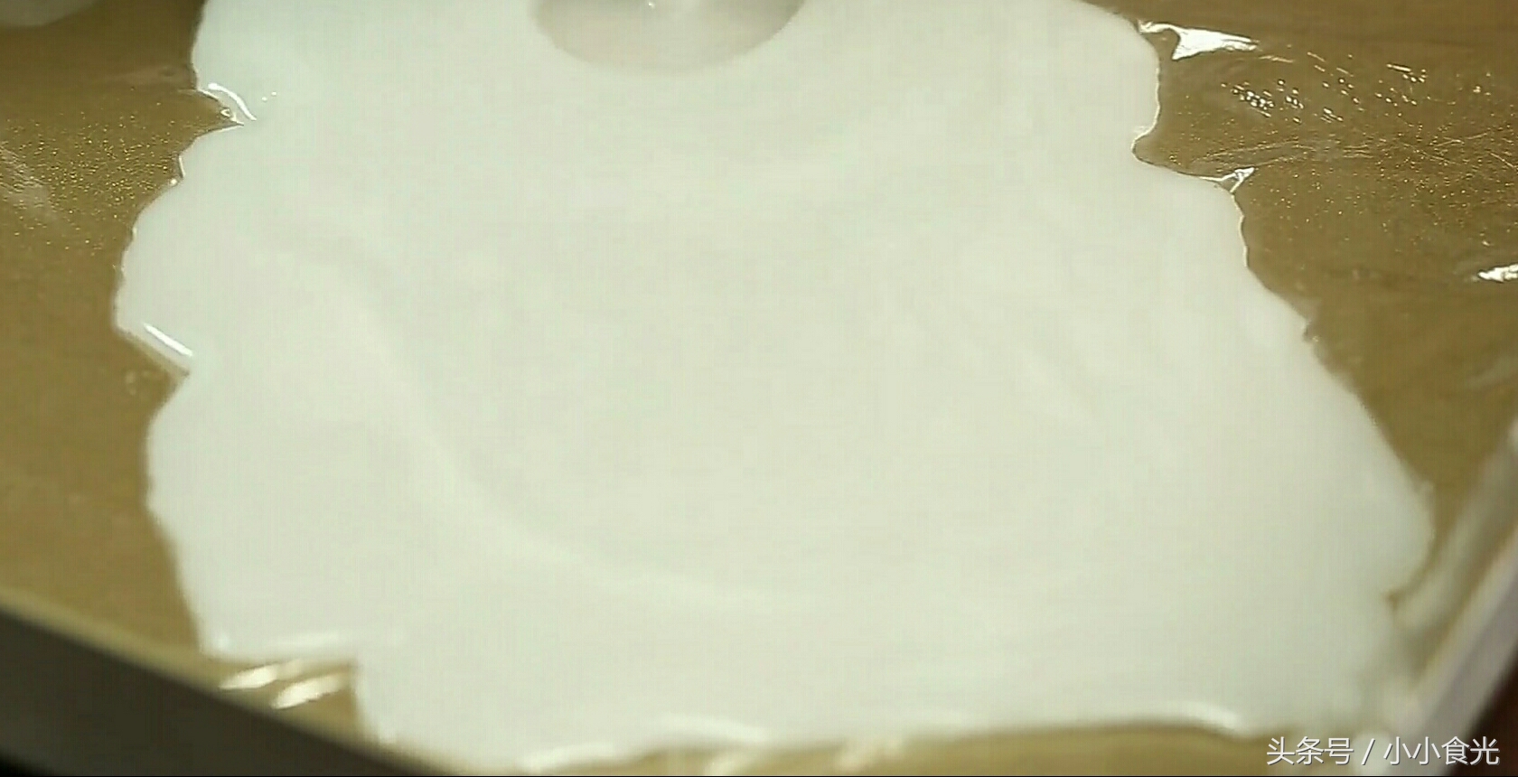 夏天来一份冰凉沁甜的芒果肠粉，满足感一秒爆棚