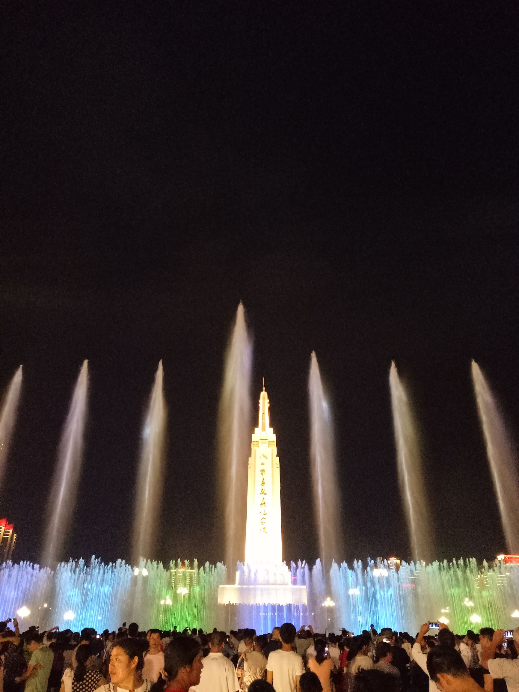 南昌八一广场改造花了多少钱,南昌市八一广场改造工程