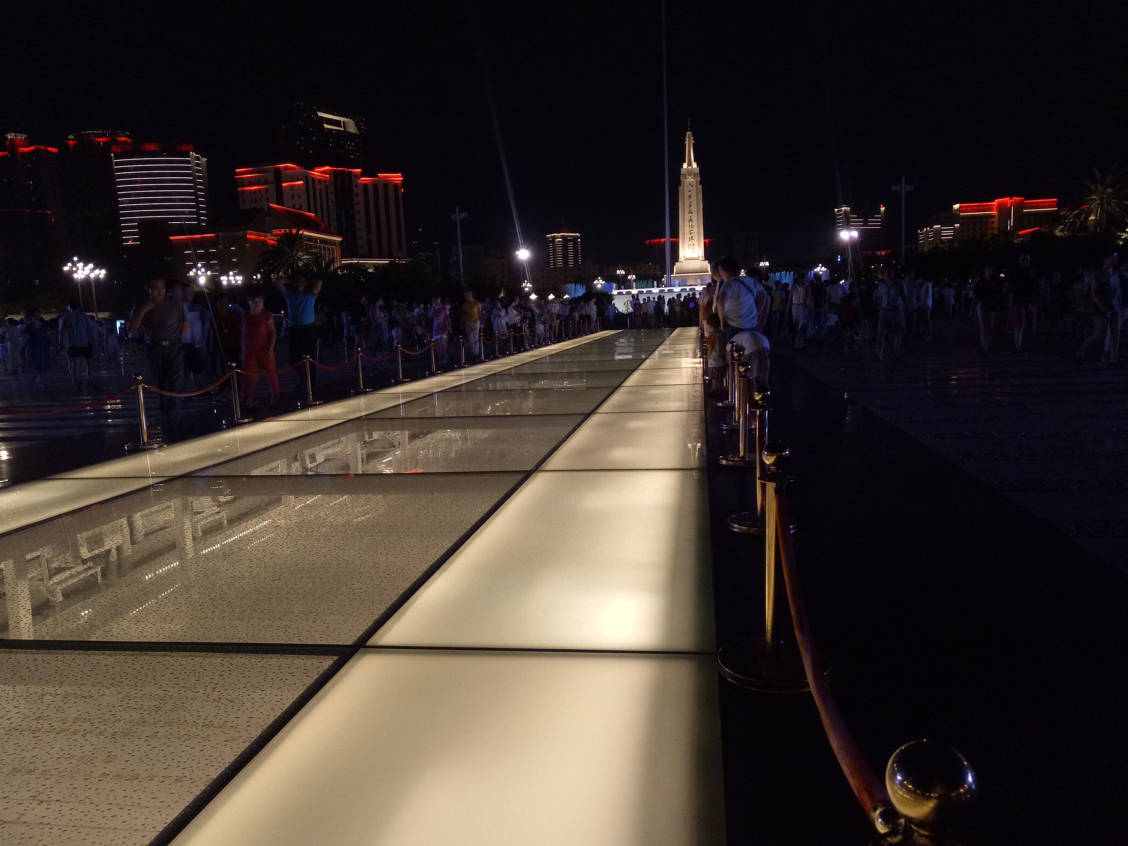 南昌八一广场改造花了多少钱,南昌市八一广场改造工程