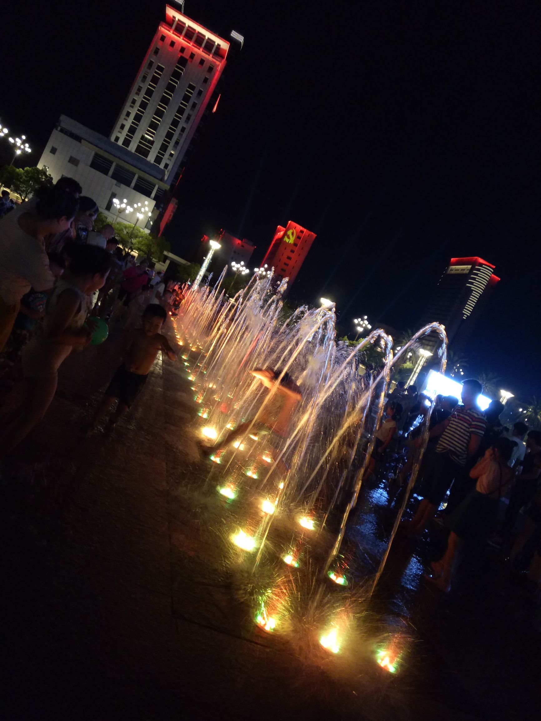 南昌八一广场改造花了多少钱,南昌市八一广场改造工程