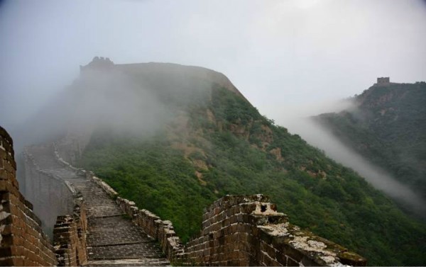 自带仙气效果，如临仙境奇缘，你见过这么高颜值的万里长城吗？