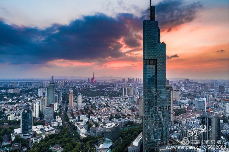 江苏第一高楼紫峰大厦,江苏南京市紫峰大厦