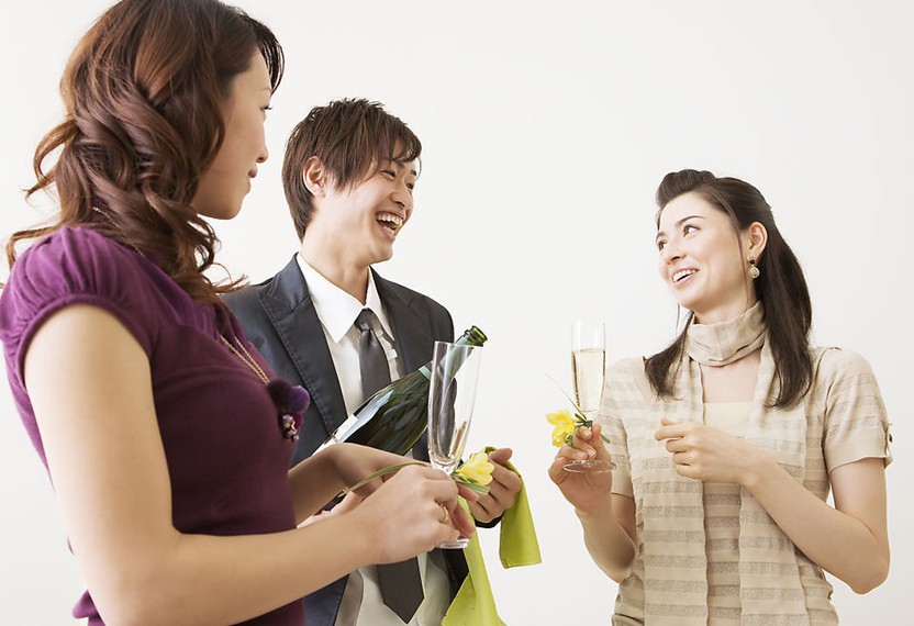 打电话和对象借钱,特别亲近的人和你借钱