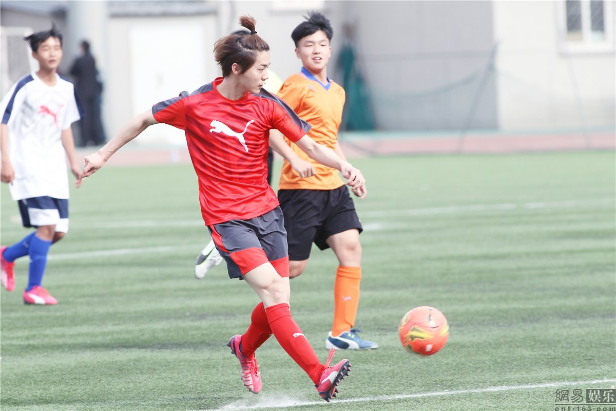 鹿晗足球水平到底怎么样,鹿晗足球明星赛完整版