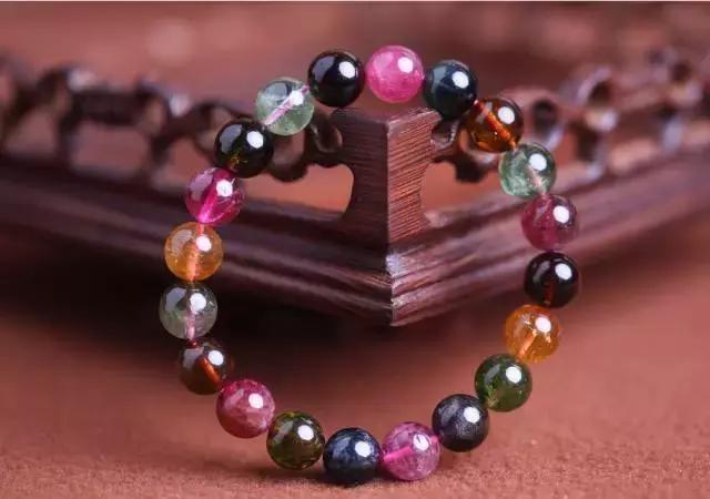 亮瞎了眼是什么意思,各类宝石的意义和功效