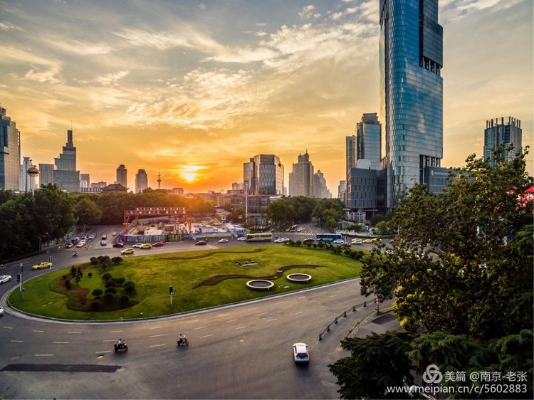 江苏第一高楼紫峰大厦,江苏南京市紫峰大厦