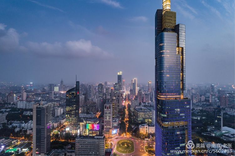 江苏第一高楼紫峰大厦,江苏南京市紫峰大厦