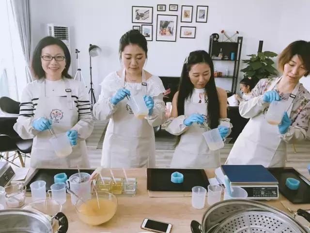 比普通香皂贵40倍，月售2W多件，创始人却说这是无心插柳