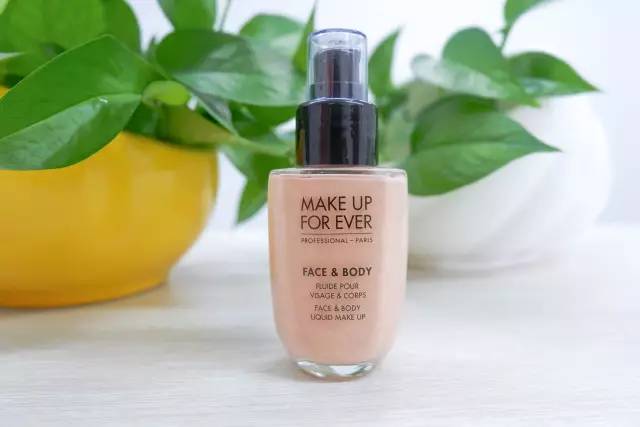 编辑部的选择｜4款网红粉底测评，不去专柜也能挑到适合你的那个