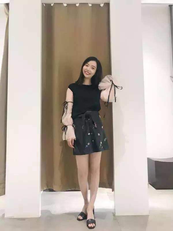 大表姐刘雯同款优衣库 (刘雯穿搭2018优衣库)