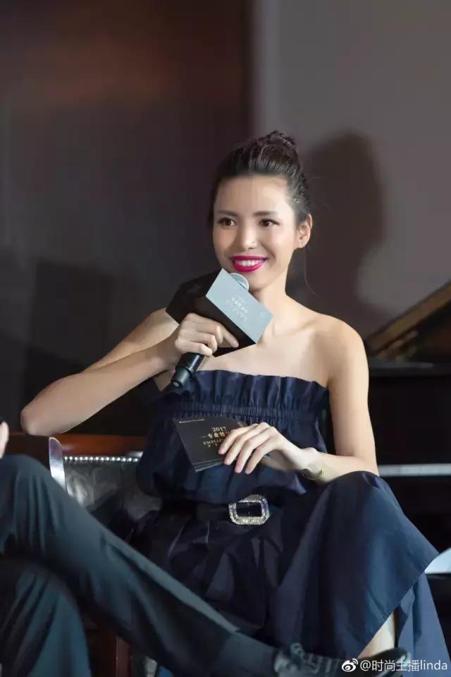 大嘴短发被讽“怪物”，如今逆袭时尚圈第一宠儿