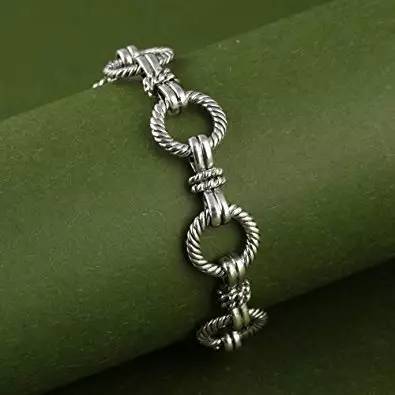 时与饰｜“手”住年华，“链”念时光：八月首饰——手链