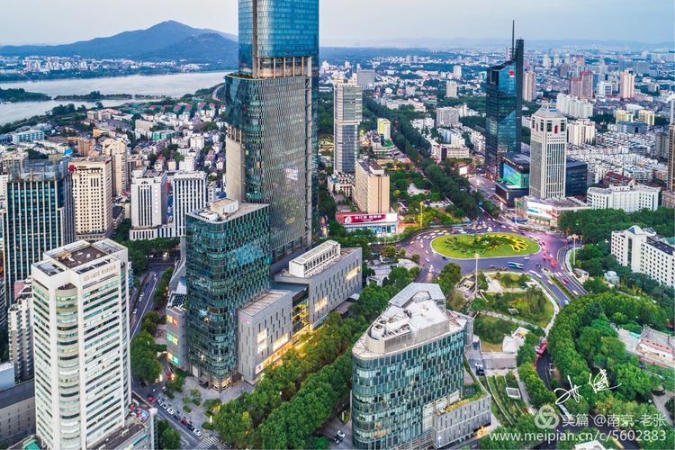 江苏第一高楼紫峰大厦,江苏南京市紫峰大厦