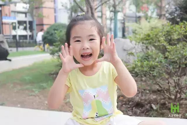 中山大道潮童街拍：很萌很酷很厉害，还会耍宝！