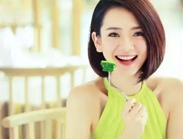 贾玲同款头发教程,贾玲发型辫子怎么扎好看