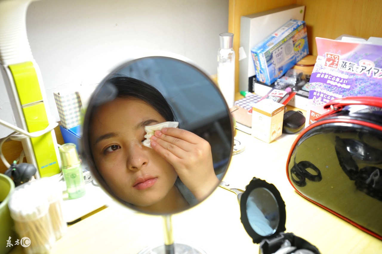 用完爽肤水可以直接涂防晒霜吗,用完爽肤水能直接用防晒喷雾吗