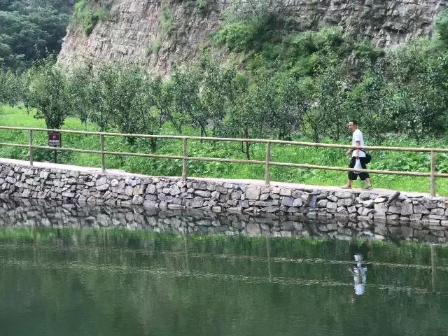 距京160公里，山水面积达5km²，双泉汇流誉为“十里画廊”