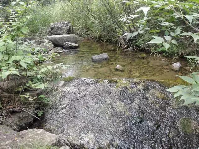 距京160公里，山水面积达5km²，双泉汇流誉为“十里画廊”