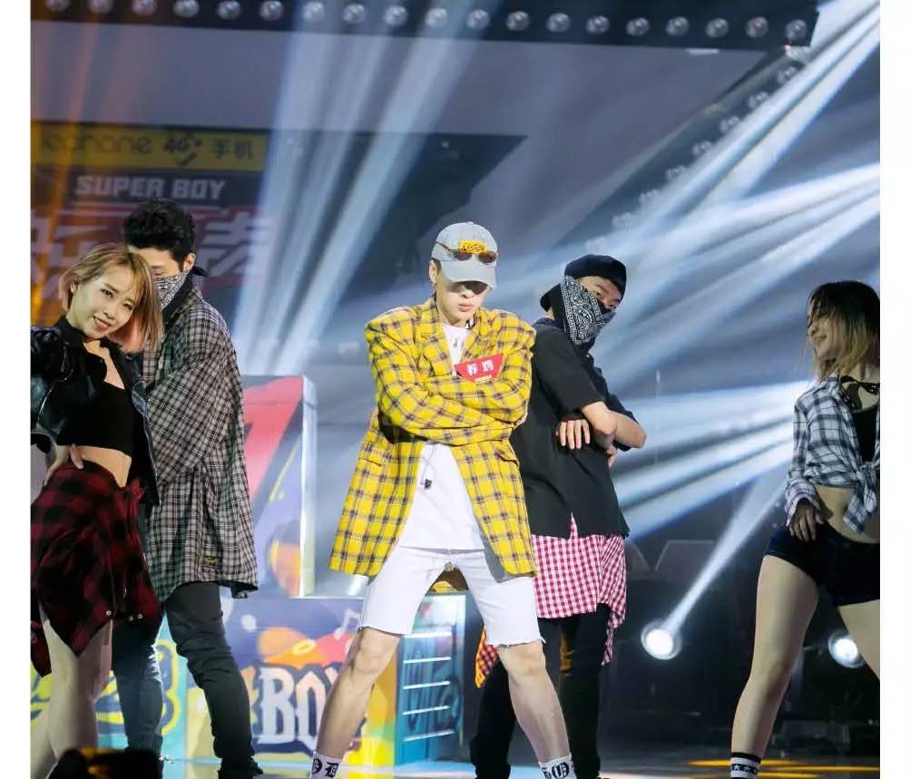 youngg养鸡参加过什么节目,youngg养鸡现场