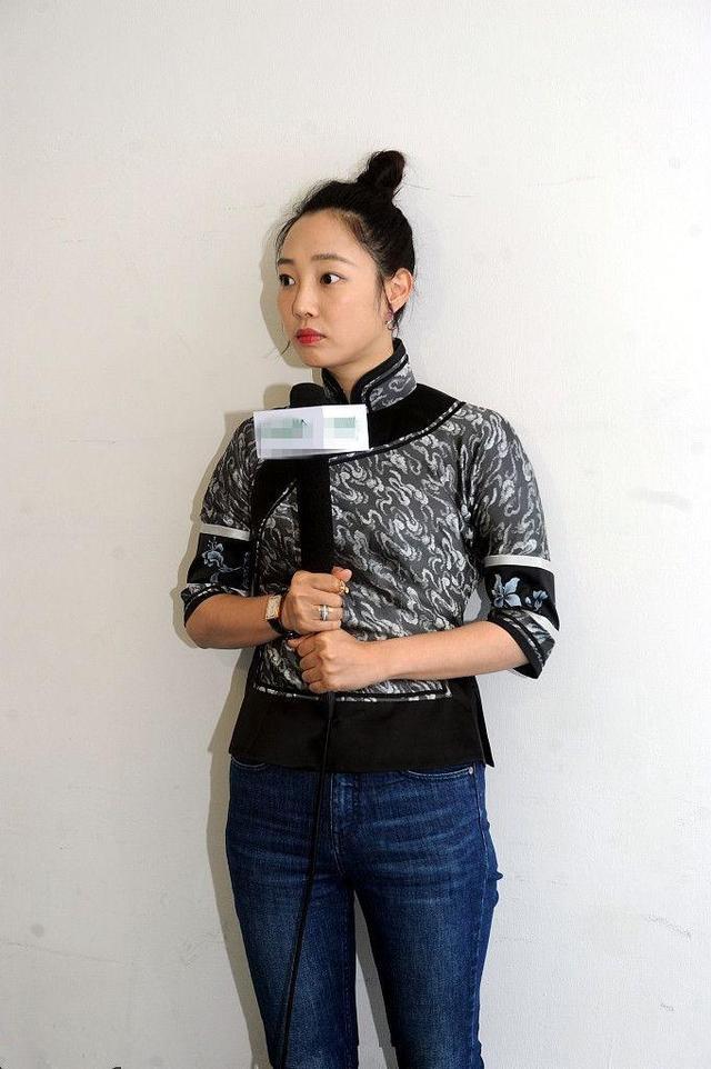 白百何胖了20斤之后,白百何33天不重样穿搭花棉袄