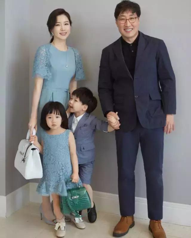 四十岁以上的女性增肌冻龄抗衰老,40岁女人怎么保持冻龄肌肉